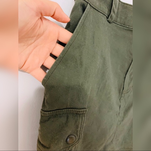 Cargo Mini Skirt With Pockets - Picture 9 of 9